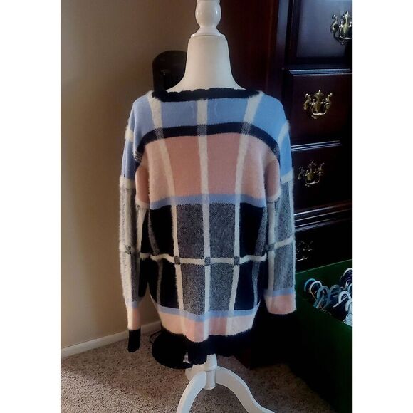 NWOT ELLE OVERSIZED WOMENS SWEATER - Picture 2 of 3